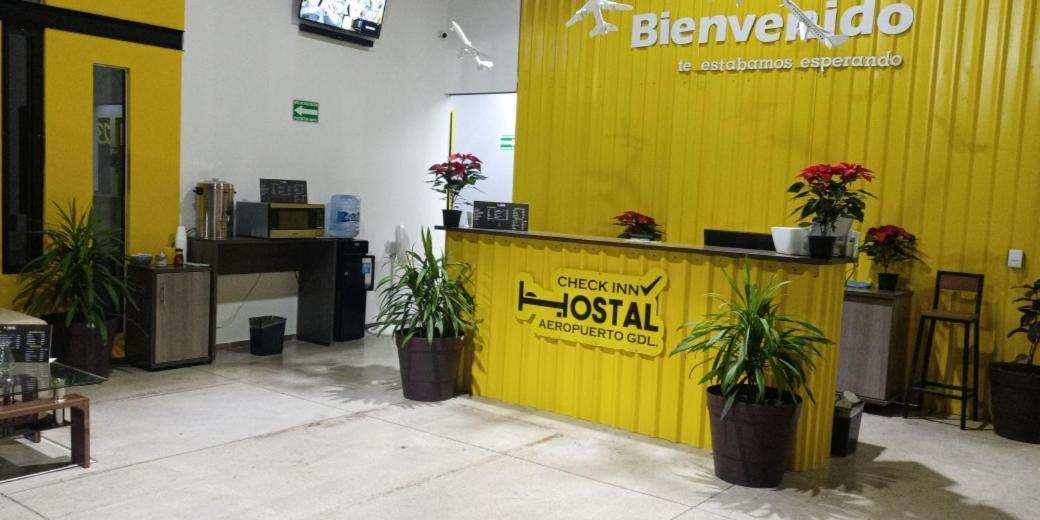 Check Inn Hostal Aeropuerto Gdl Las Pintas 外观 照片