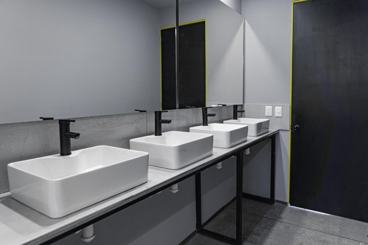 Check Inn Hostal Aeropuerto Gdl Las Pintas 外观 照片