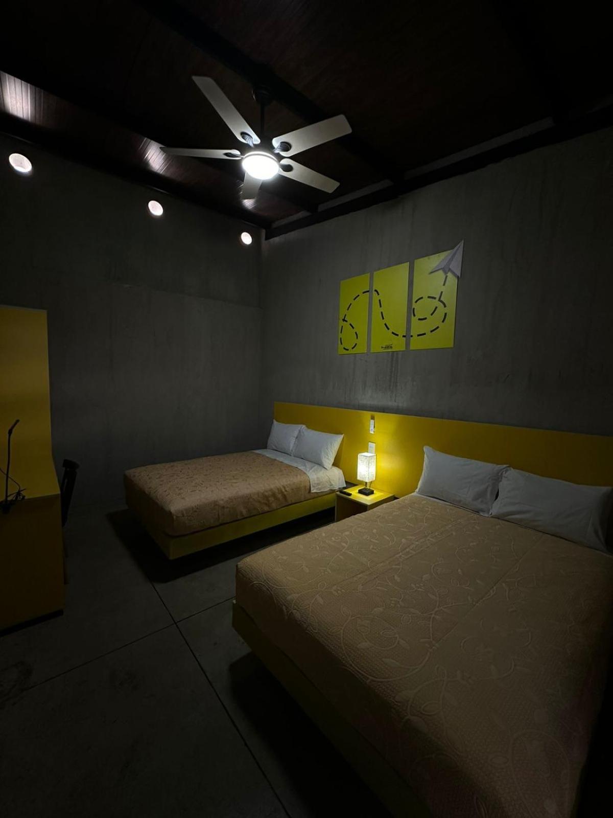 Check Inn Hostal Aeropuerto Gdl Las Pintas 外观 照片