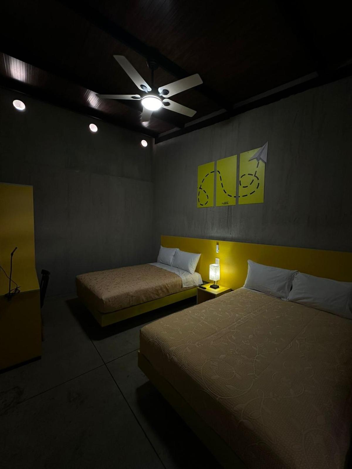 Check Inn Hostal Aeropuerto Gdl Las Pintas 外观 照片